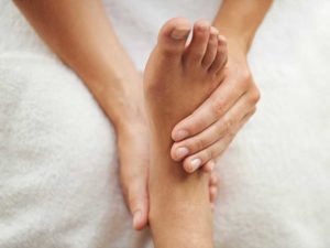Podiatrist treating foot crush injury in Arizona