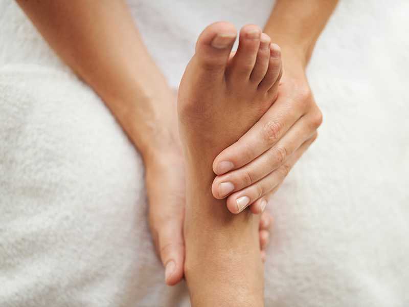 Scottsdale Foot Clinic: Crush Injury Management - Arizona Foot and Ankle Physicians Podiatrist treating foot crush injury in Arizona